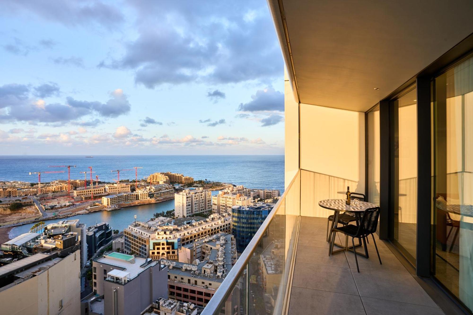 Elegant One Bedroom With A Stunning Seaview Apartament St. Julian's